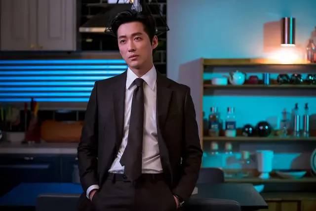 越狱、撞囚车、跨国抓腐败警察，今年第一部高能韩剧终于来了！