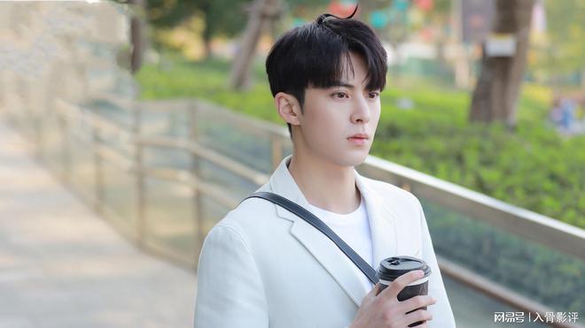 《今日宜加油》：王鹤棣尝试轻喜剧，演绎身价百亿的打工人