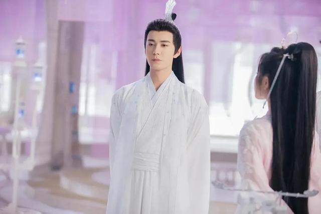 《星落凝成糖》更新十集，陈星旭东宫滤镜不再，李兰迪不抗剧？