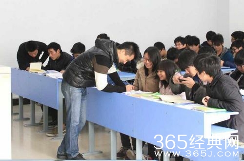 最帅高数老师图片