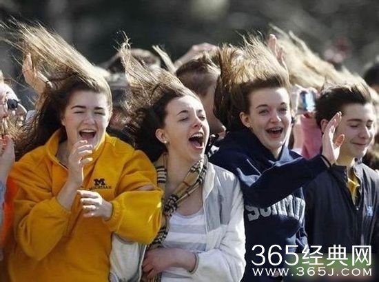 每日休闲时刻 风吹脸庞见冰霜