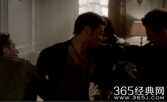 吸血鬼日记中历史叔是怎么变成始祖吸血鬼的