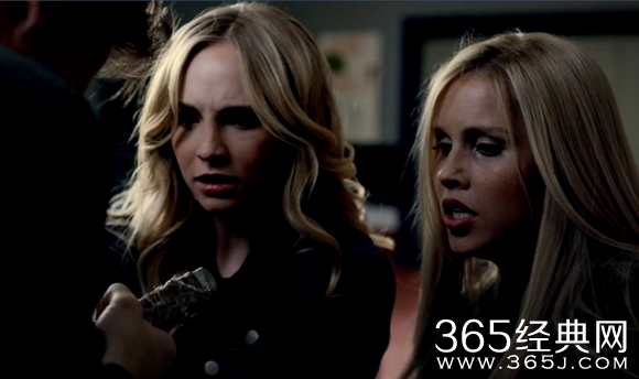 吸血鬼日记中历史叔是怎么变成始祖吸血鬼的