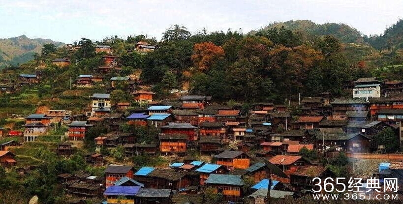 久仰乡久吉苗寨起火相关图片