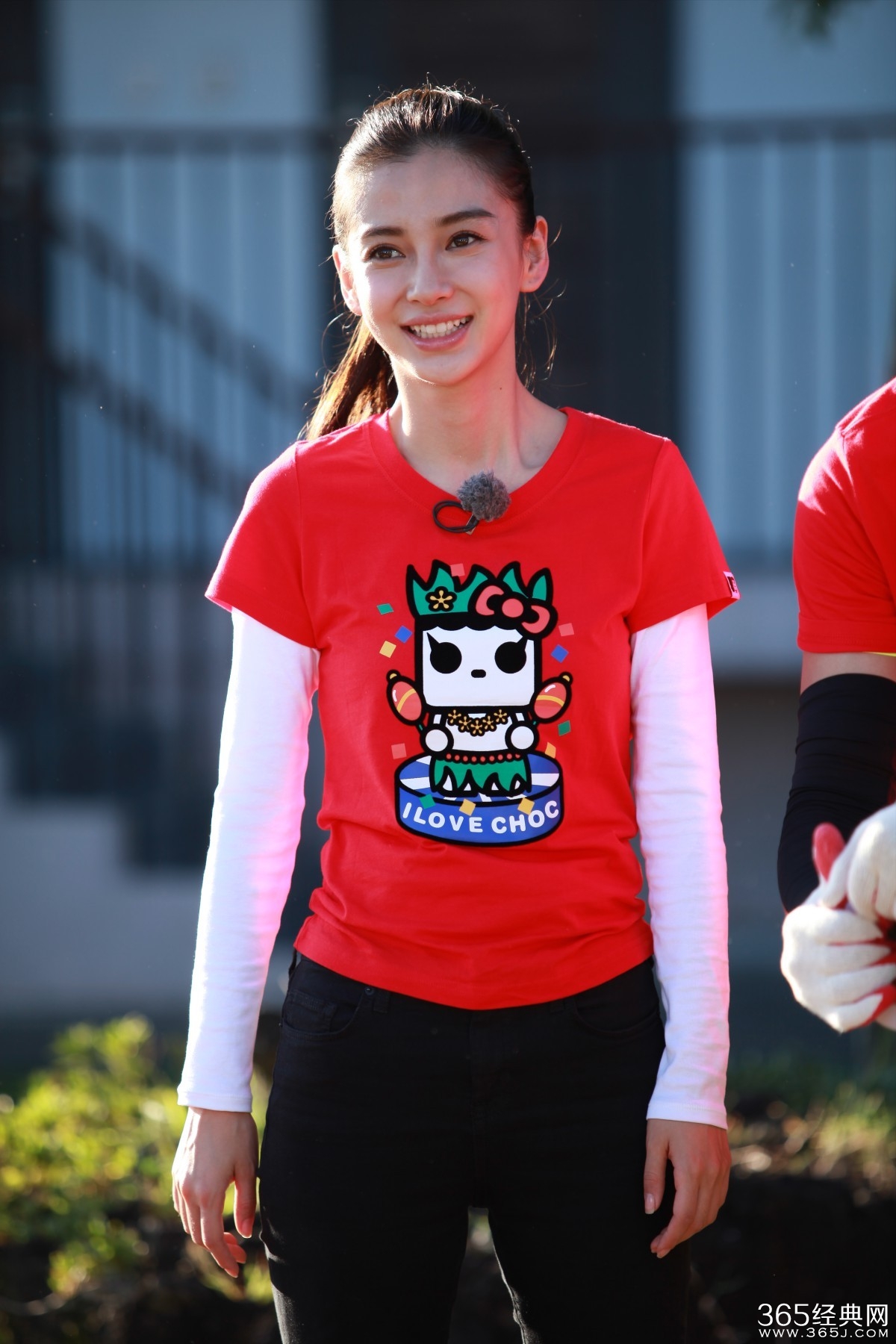 Angelababy录制跑男受伤 黄小明大呼心疼相关图片