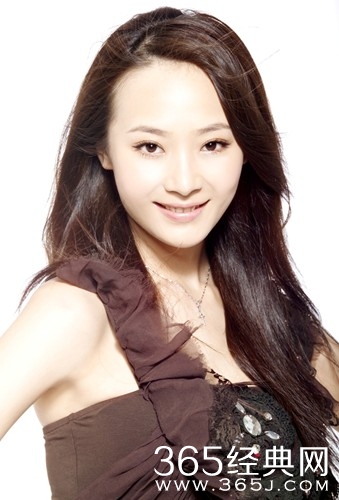 黄海波在美国与正牌女友生活？女友是谁？