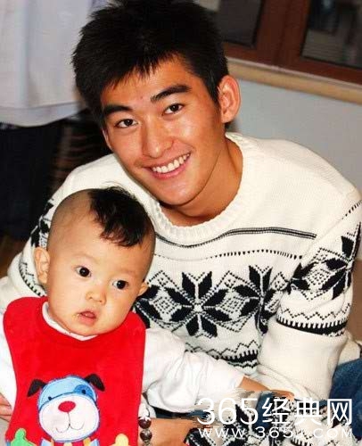 没有丑男人，只有不化妆的男人。男神素颜大曝光