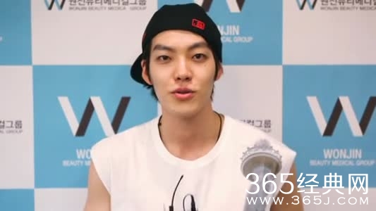 没有丑男人，只有不化妆的男人。男神素颜大曝光