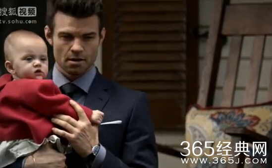 美剧初代吸血鬼2中大K海莉和Hope三口温馨照分享