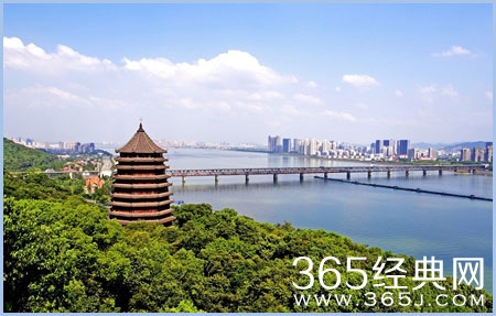 为你介绍杭州旅游景点：西湖首选