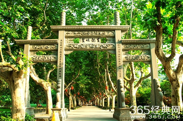 为你介绍杭州旅游景点：西湖首选