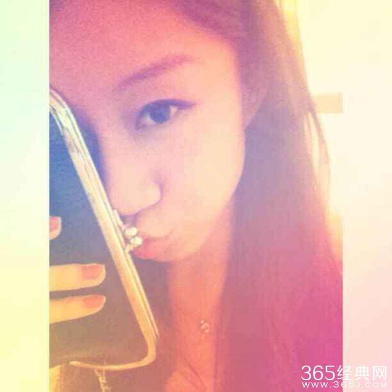 美女爆照求网友抢火车票