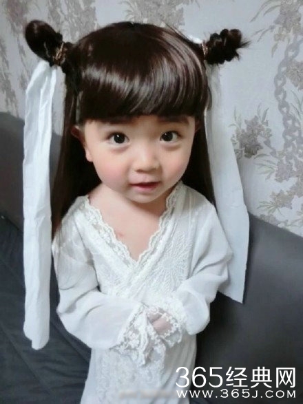 惊现萌版小龙女 真的不要太可爱