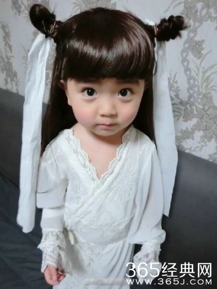 惊现萌版小龙女 真的不要太可爱