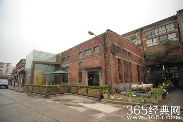 盘点各位明星的奢华工作室