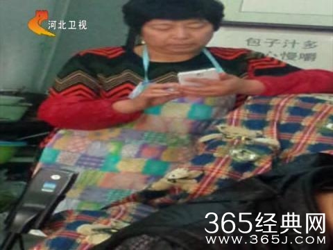 面馆的万能服务 六旬彪悍老板娘走红