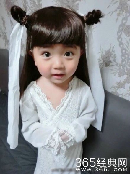 惊现萌版小龙女 真的不要太可爱