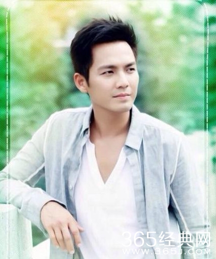 《何以笙箫默》主演唐嫣钟汉良定妆照曝光