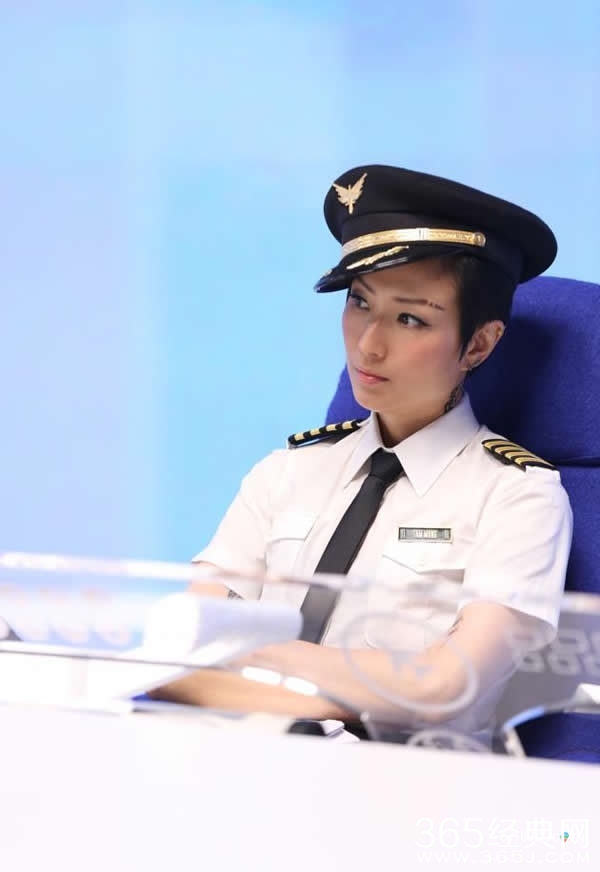 电影版《冲上云霄》张智霖吴镇宇古天乐三大男神海报帅气发布