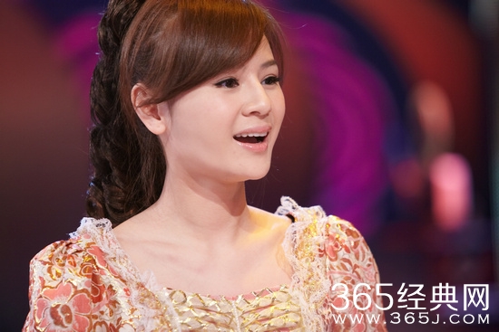 曝光女主播王婧被拘留 用情夫的钱养小白脸