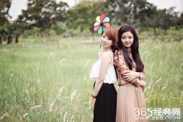 家里有一点钱就出来炫耀一番的东南亚妹子