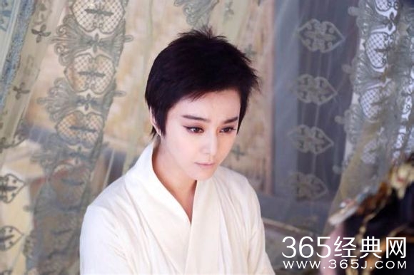 武媚娘尼姑庵回宫后的“寸板”造型