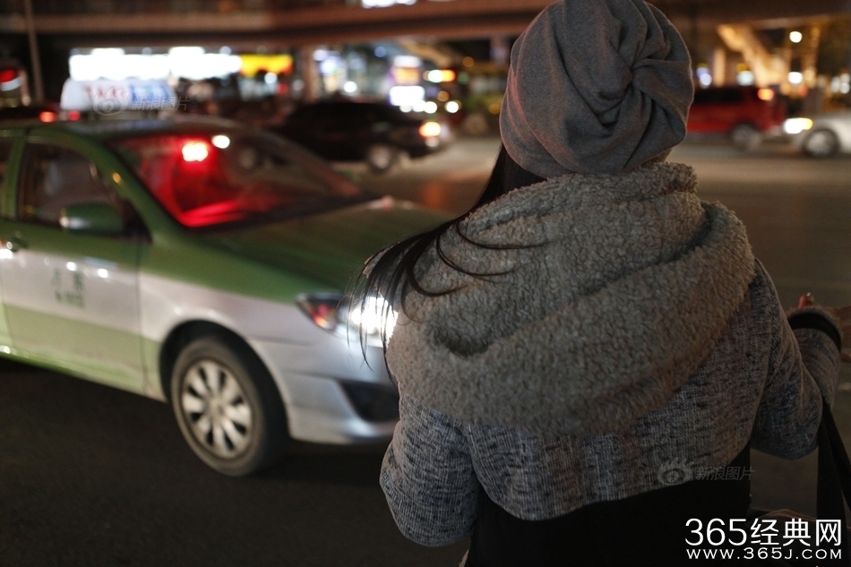 90后钢管舞女神走红