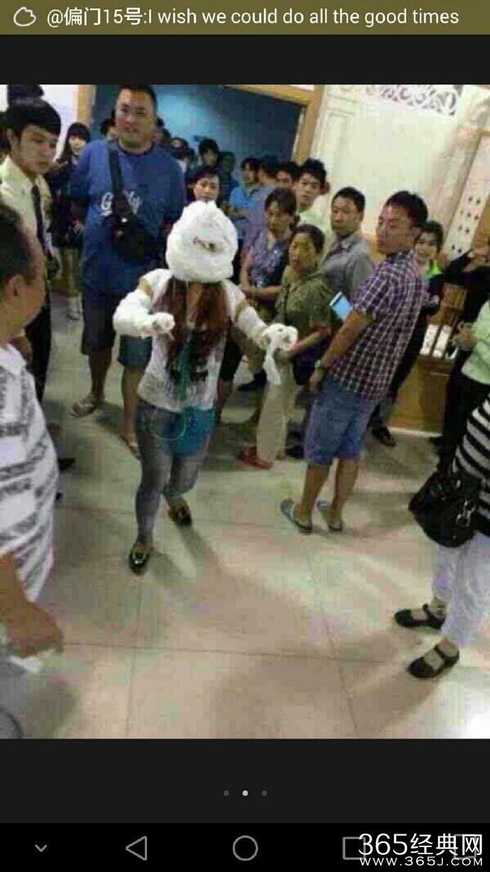 中国女游客在泰国顺手牵羊撕乳胶枕擦鞋 被发现后装疯