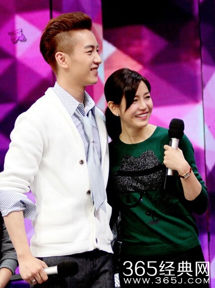 陈晓陈妍希快本现场暧昧照曝光 被喊在一起