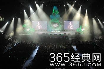 邓紫棋获最佳女歌手奖图片