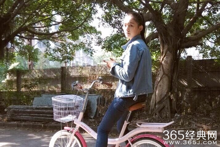 周星驰《美人鱼》“星女郎”林允是谁 清纯私照曝光