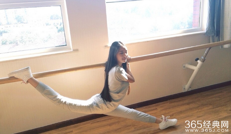 周星驰《美人鱼》“星女郎”林允是谁 清纯私照曝光