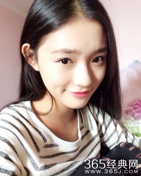 周星驰《美人鱼》“星女郎”林允是谁 清纯私照曝光