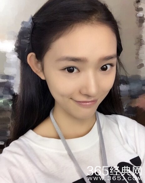 周星驰《美人鱼》“星女郎”林允是谁 清纯私照曝光