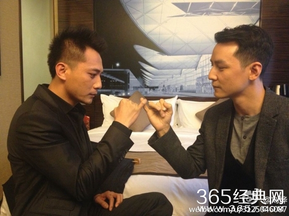 刘烨微博曝：我的小诺一，和赵薇的小四月 ，他们对上眼了