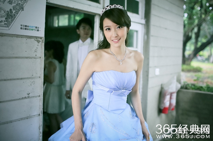 台湾“最美医生”结婚了看过新郎真容 网友都疯了