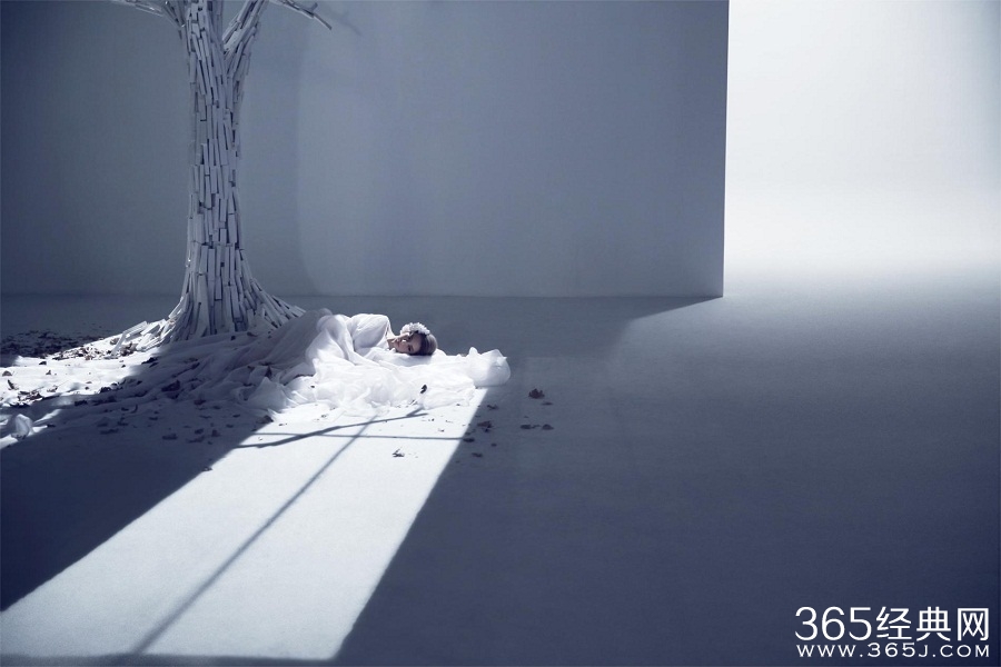 戚薇新专辑寓意：对2014说“再见”，对2015说“你好”