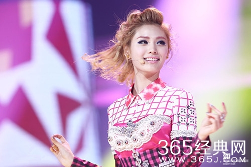 2014全球最美脸蛋TOP1:Nana资料介绍 美照分享