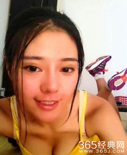 最美马拉松女孩走网络红