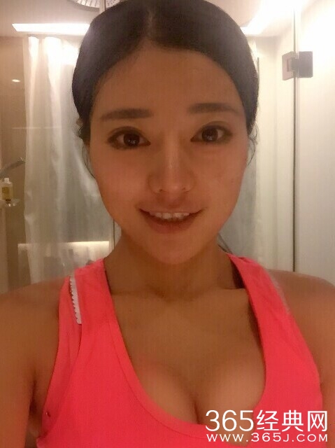 最美马拉松女孩走网络红