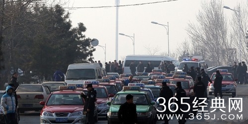 “滴滴”专车抢出租车生意