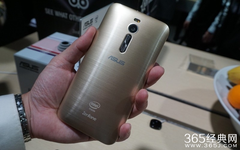 华硕最新旗舰机ZenFone 2发布会 现场体验