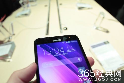 华硕最新旗舰机ZenFone 2发布会 现场体验