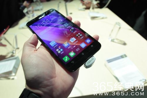 华硕最新旗舰机ZenFone 2发布会 现场体验