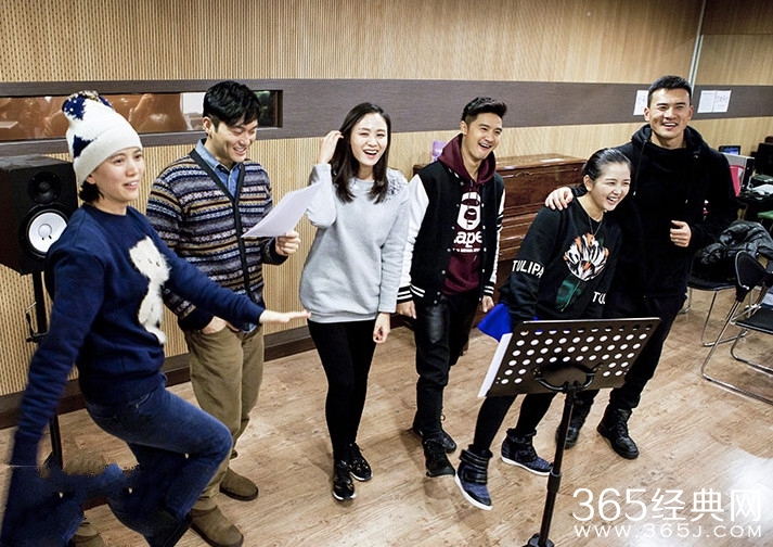 女神金喜善亮相《一路上有你》MV 翻唱李敏镐歌曲