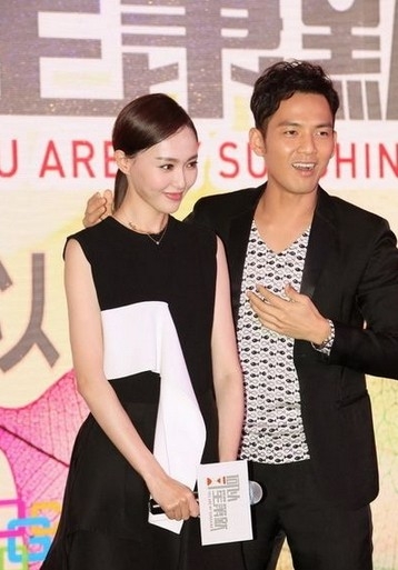 《何以笙箫默》发布会“吻戏特辑” 钟汉良重现“壁咚”