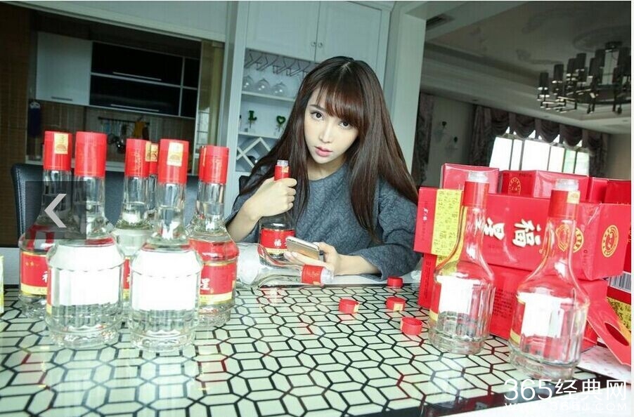 北舞校花喝白酒走红