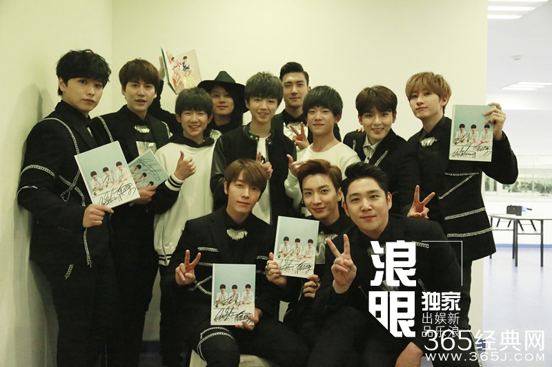 TFBOYS与周杰伦合影