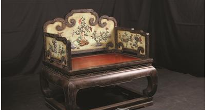 南京拍卖“乾隆宝座”