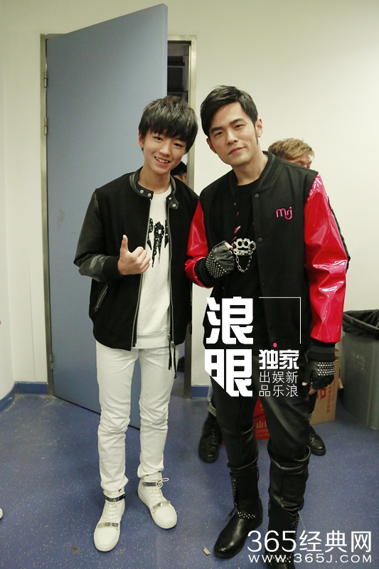 TFBOYS与周杰伦合影